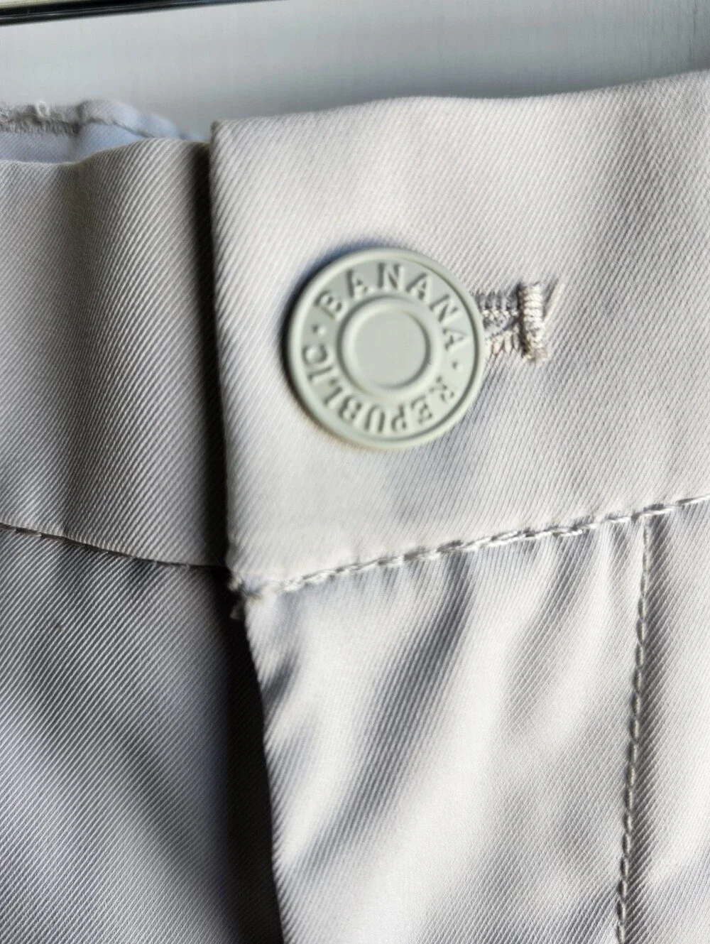 Banana Republic Men's Light Cream Chino Pants
